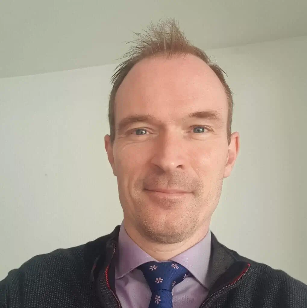 Professional portrait of the Director of Prendoco